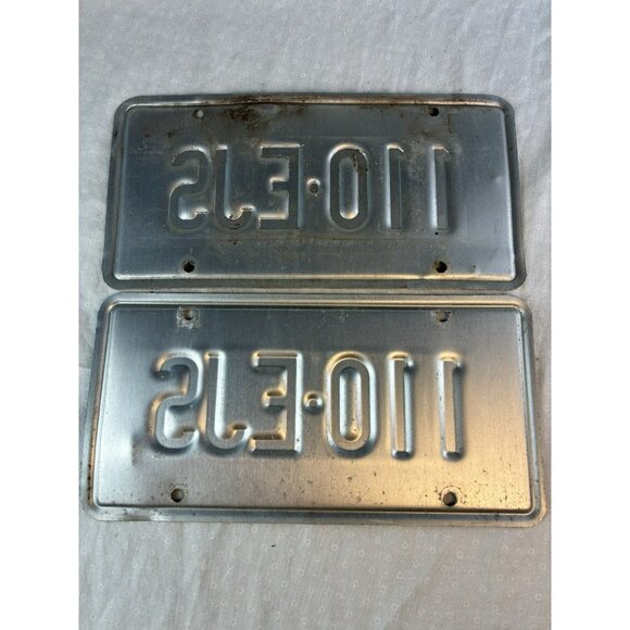 Pair Vintage Connecticut License Plates 110-EJS Blue Fade Consitution State - Picture 2 of 2